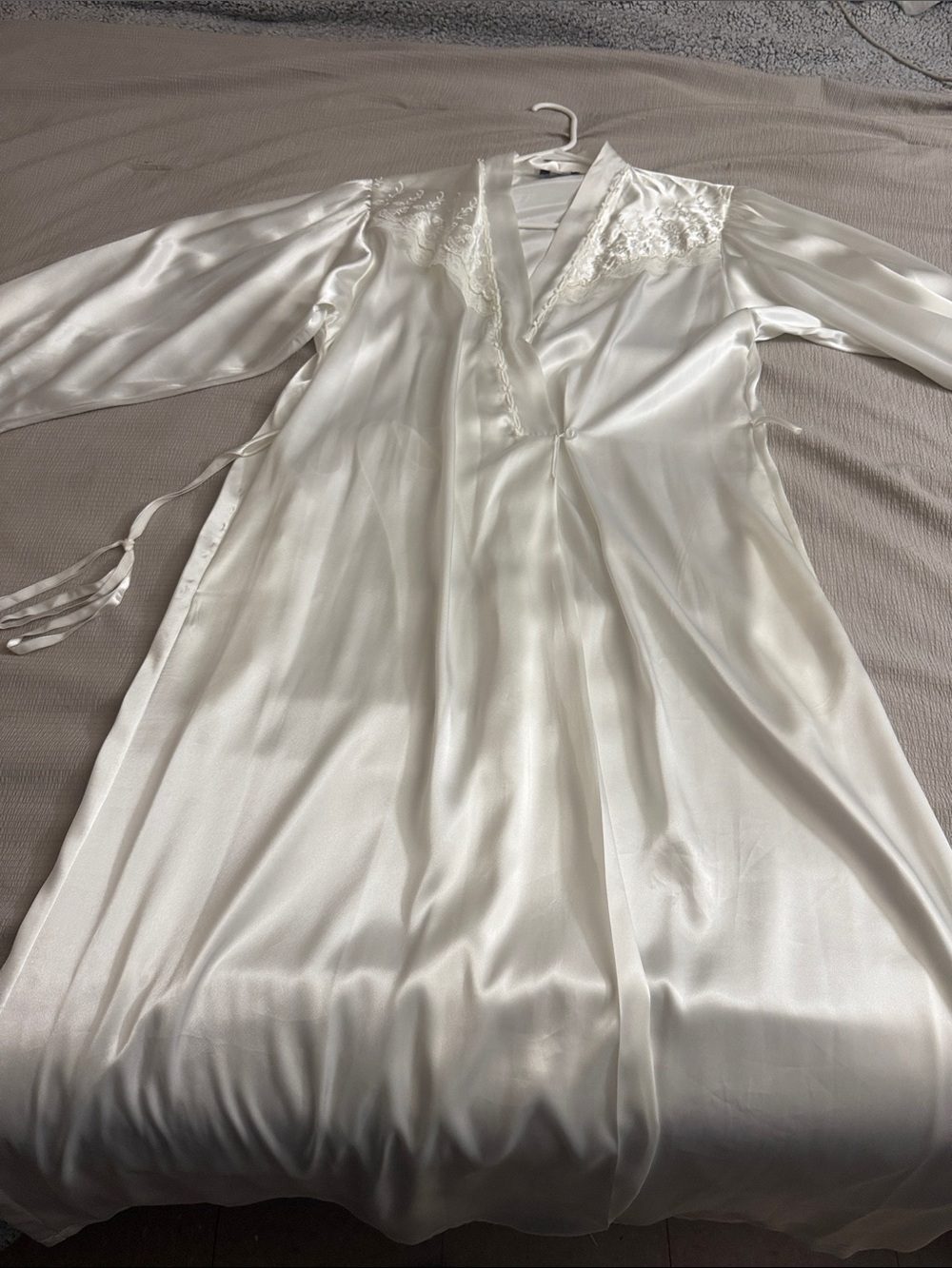 Lily of France off white/ivory whitish Satin Robe with Lace Detail